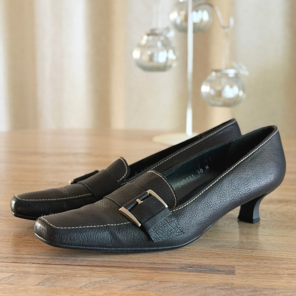 Vtg Stuart Weitzman Black Pebbled Leather Loafer Kitten Heels Buckle 10 N Spain